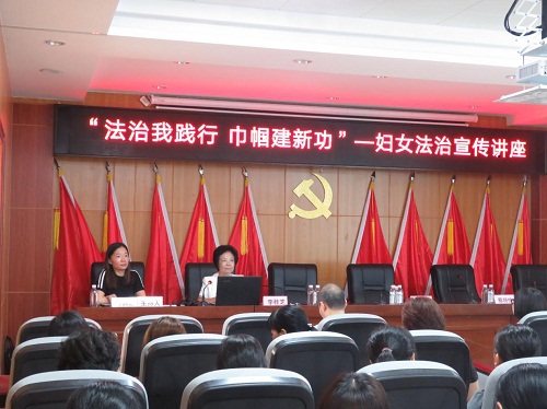 8月13日李桂芝律师在陆河螺溪镇宣讲《宪法》知识.jpg