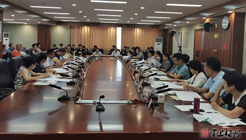 2.座谈会现场.jpg